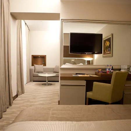 إنوفا سلطان أحمد